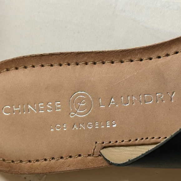 Women's Chinese Laundry Gemmy Slide
Sandal, Size 5.5 M - Black - Picture 9 of 14